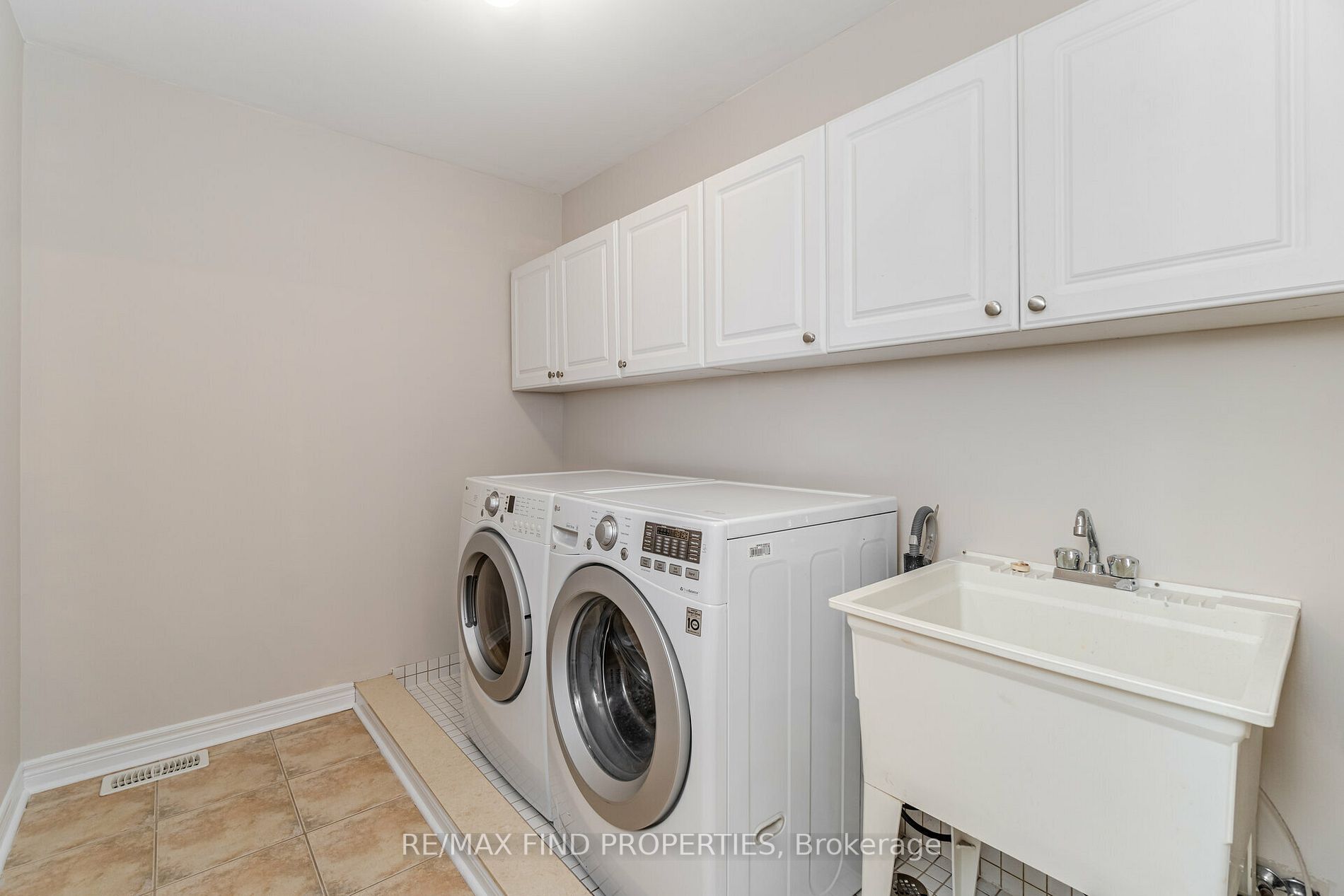 2371 Baronwood Dr