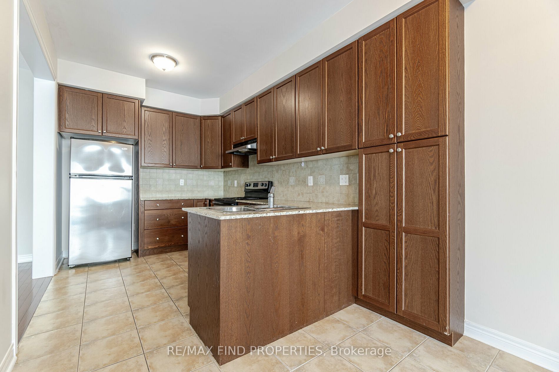 2371 Baronwood Dr