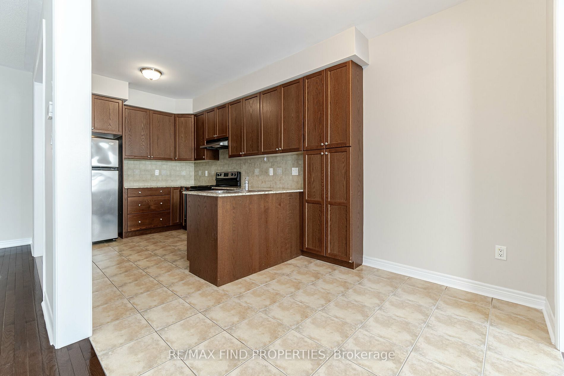 2371 Baronwood Dr