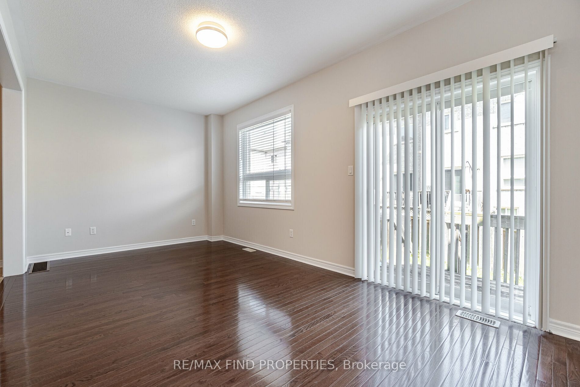 2371 Baronwood Dr