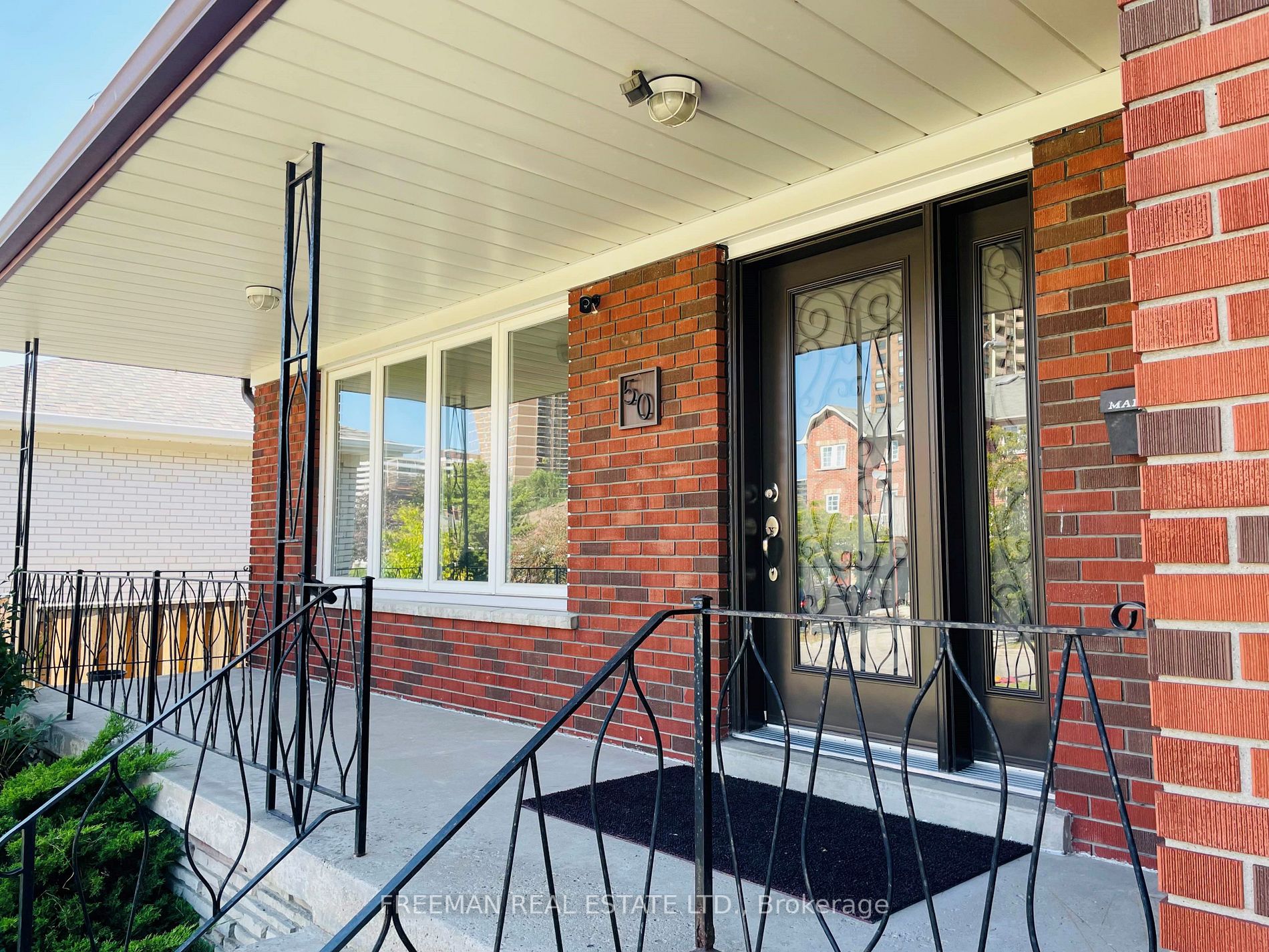 50 Lemonwood Dr