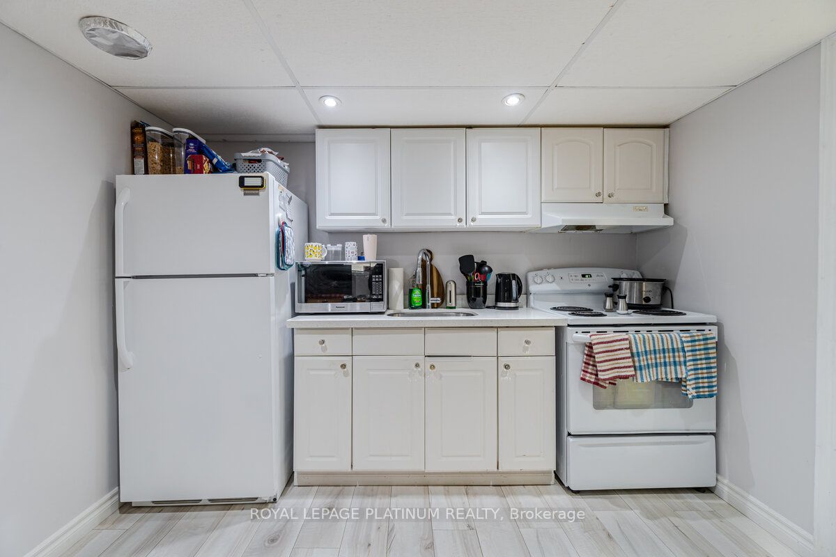 63 Faludon Dr