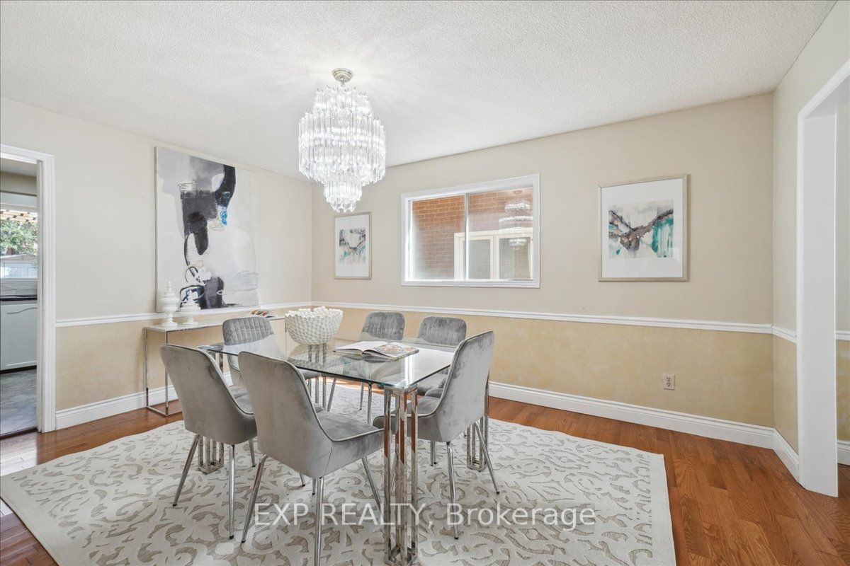 3408 Africa Cres