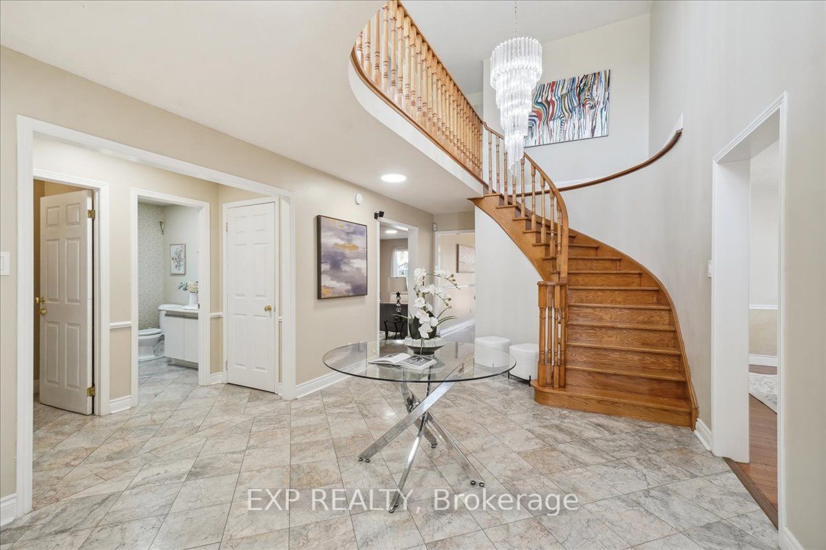 3408 Africa Cres