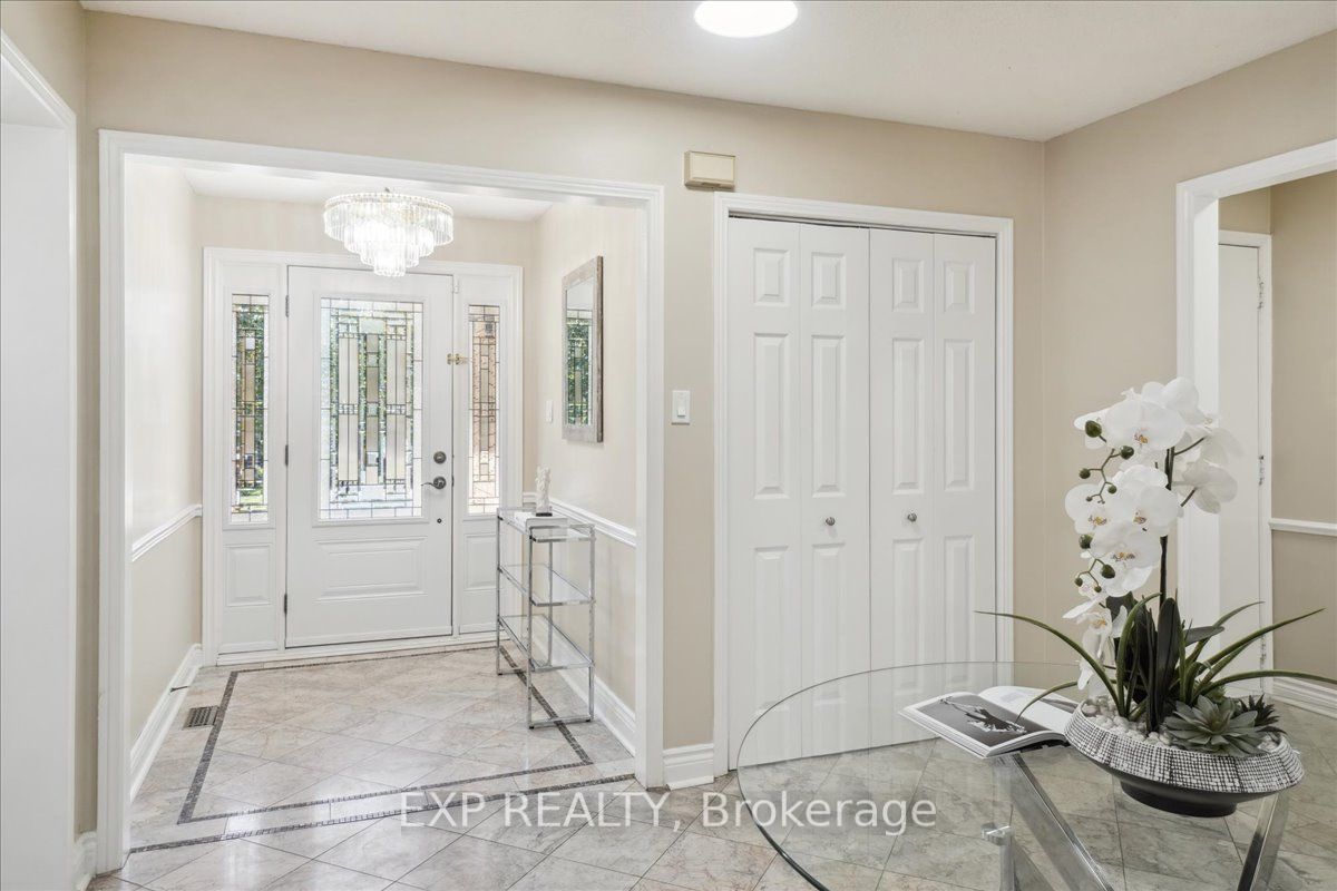 3408 Africa Cres