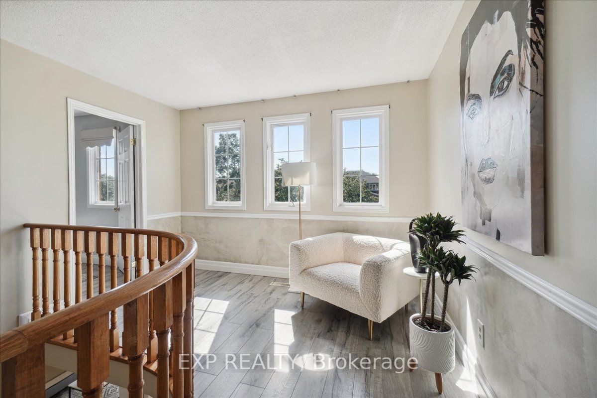 3408 Africa Cres