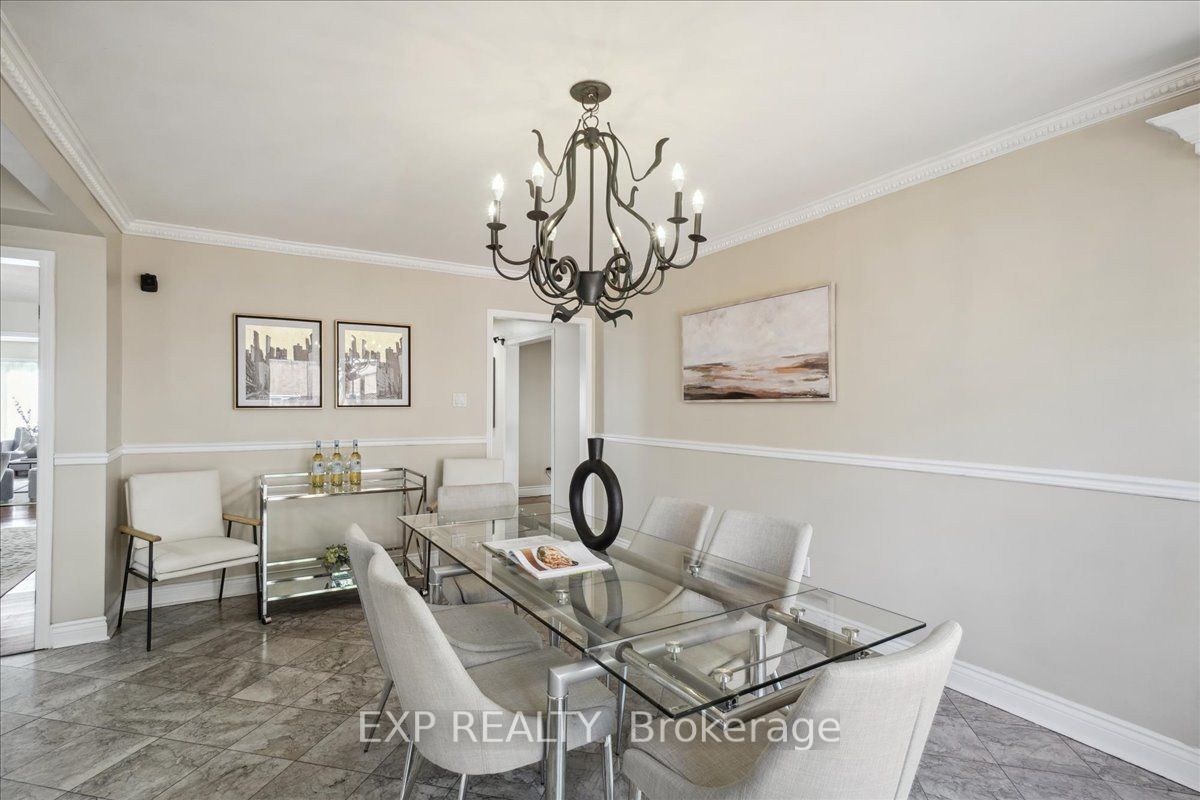 3408 Africa Cres