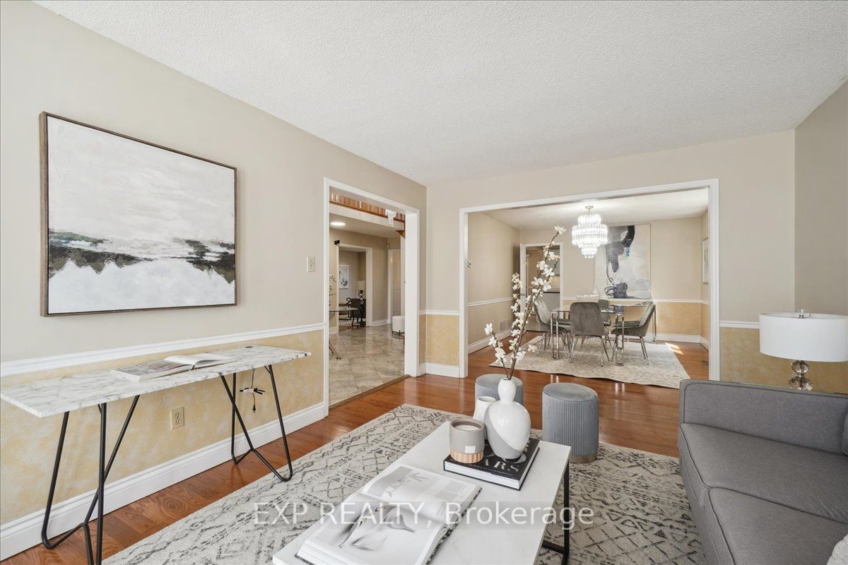 3408 Africa Cres