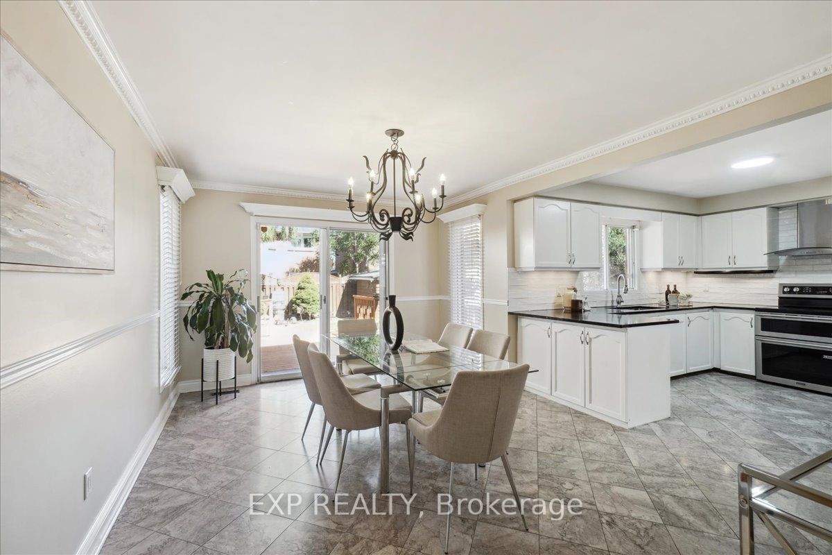3408 Africa Cres
