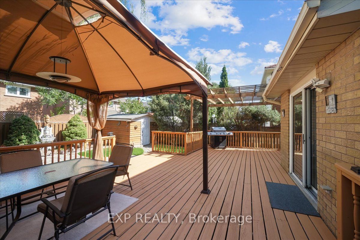 3408 Africa Cres