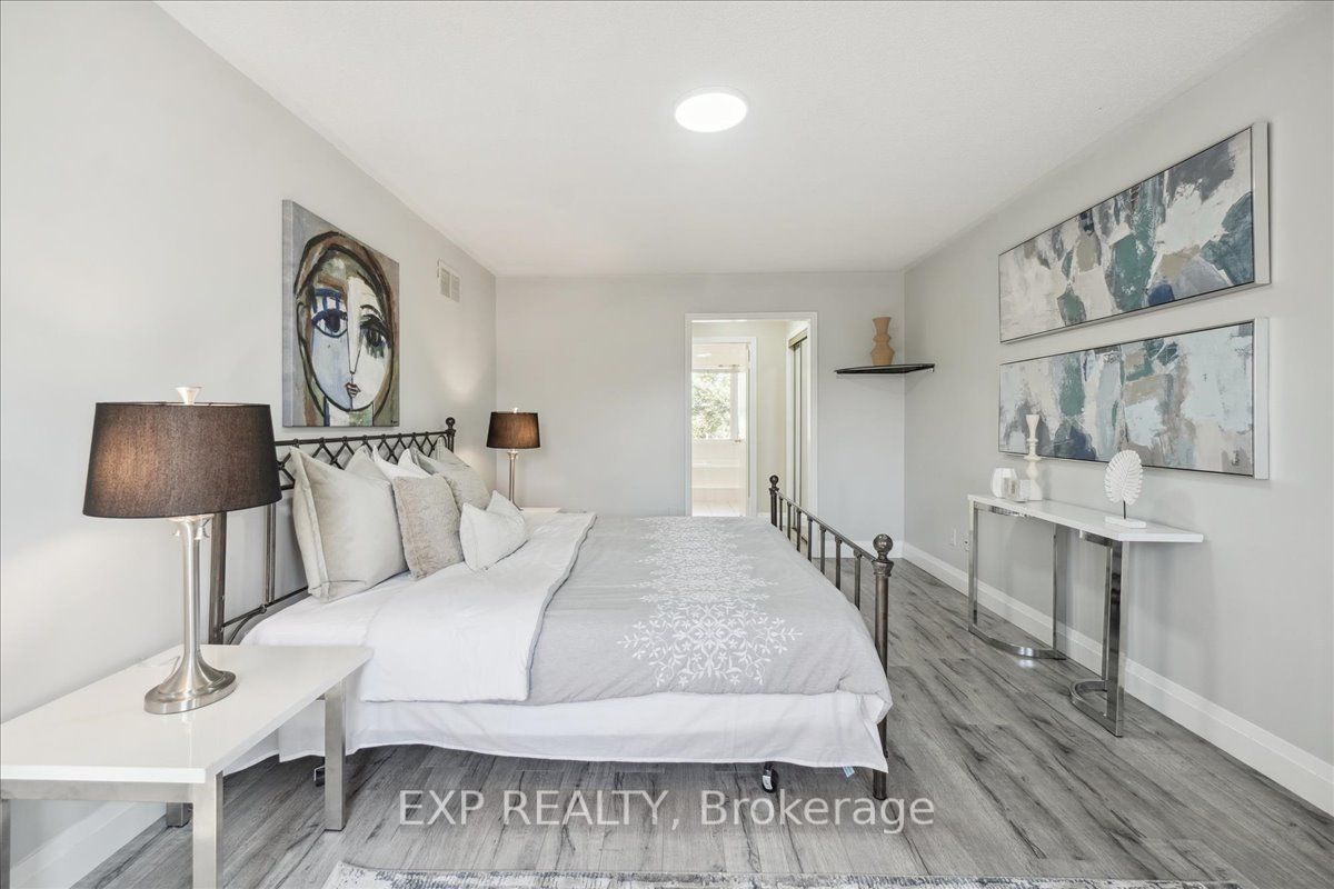 3408 Africa Cres