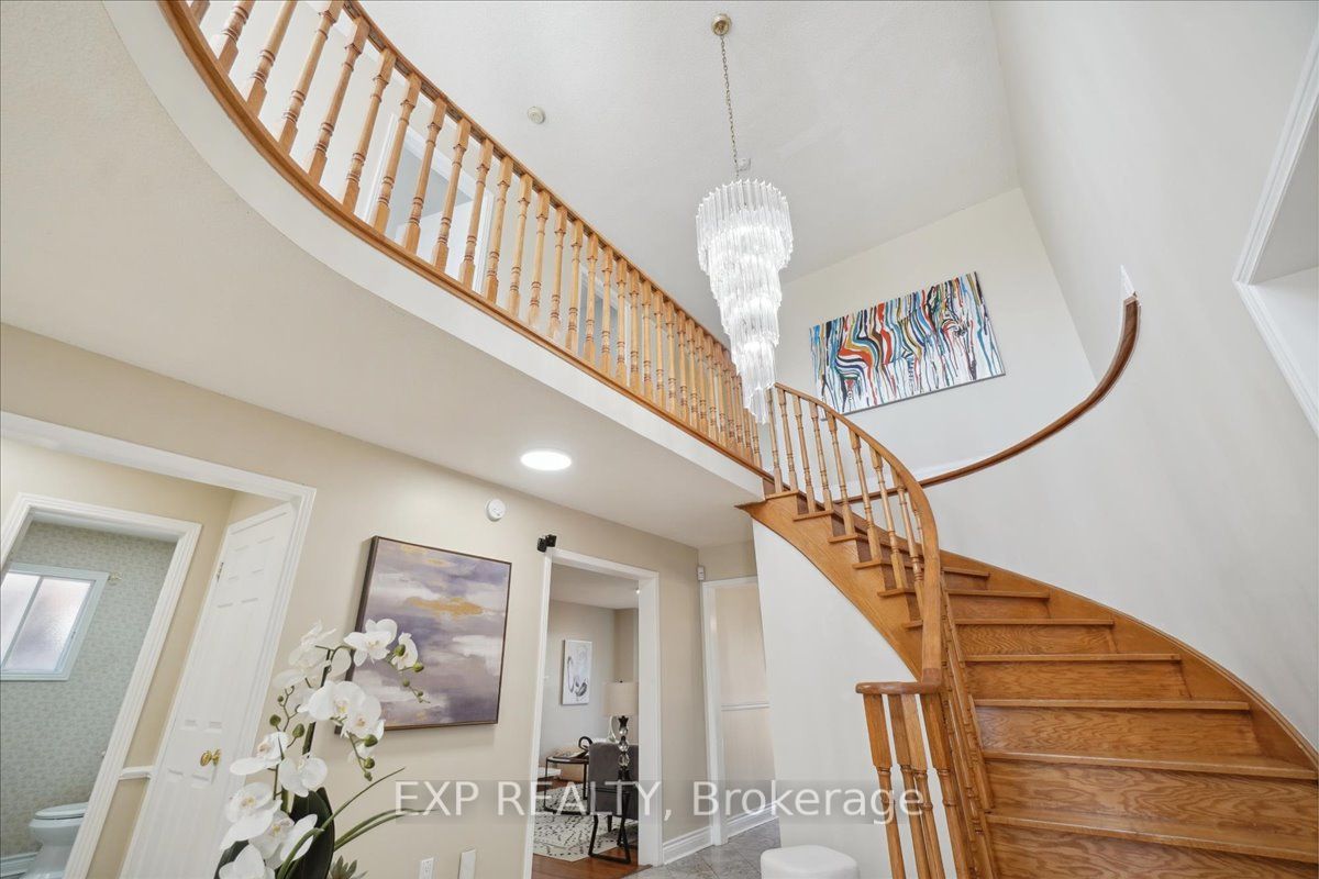 3408 Africa Cres