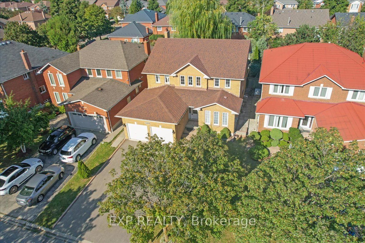 3408 Africa Cres