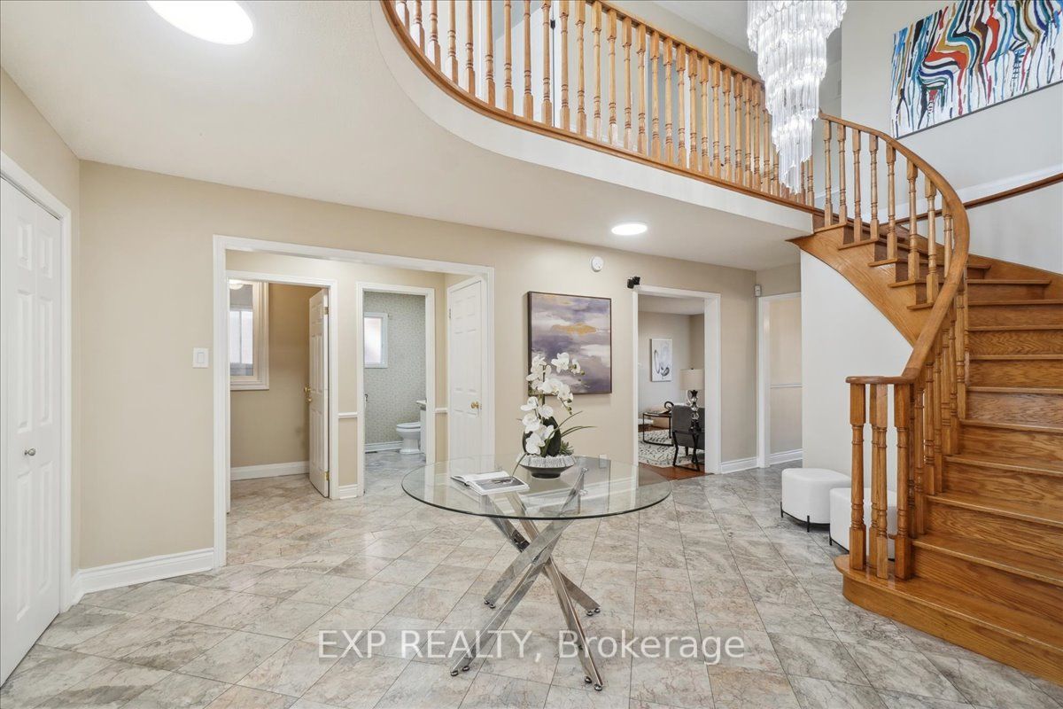 3408 Africa Cres