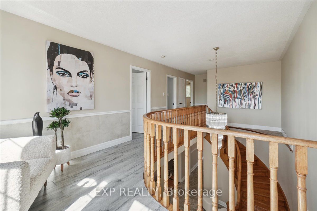 3408 Africa Cres