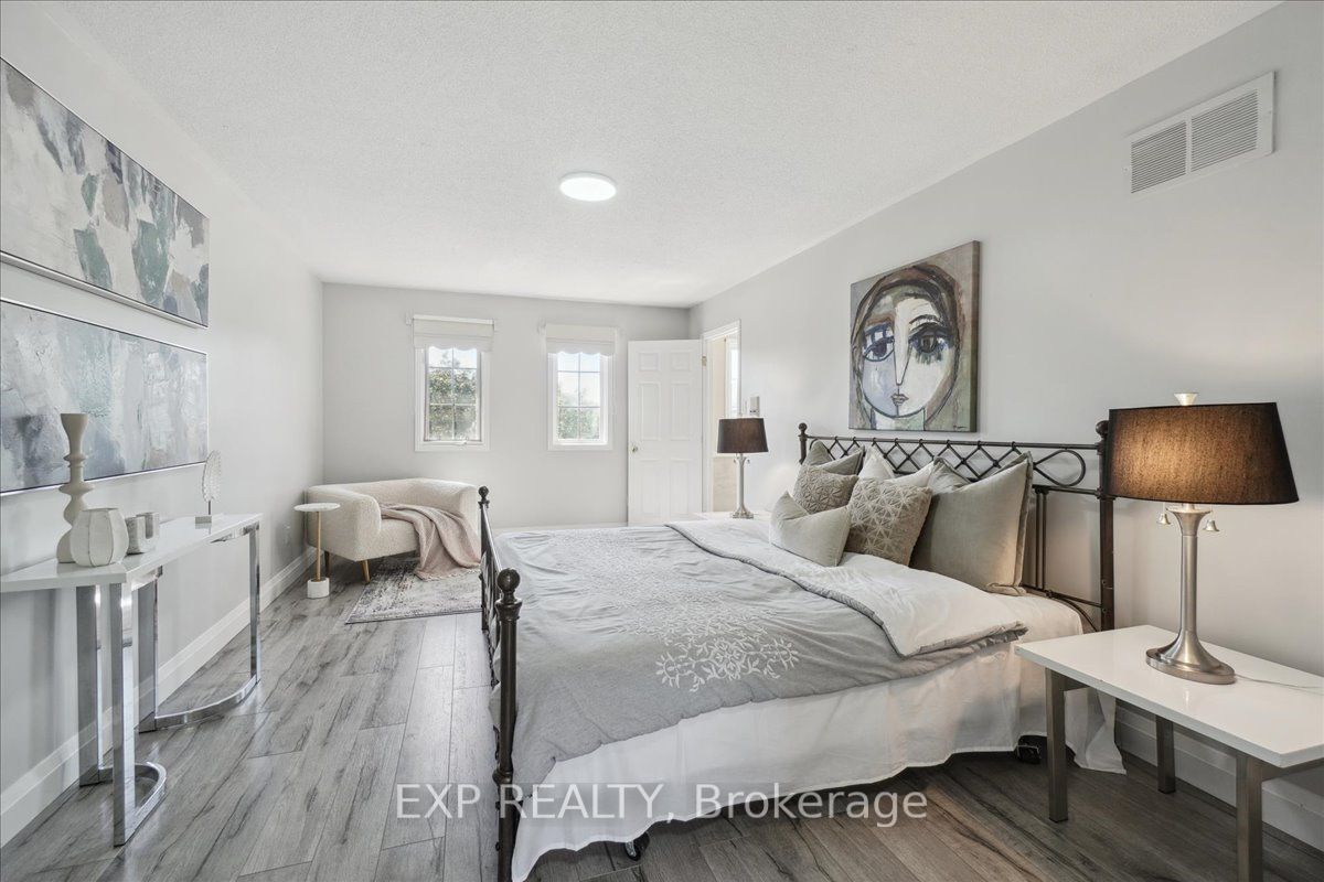3408 Africa Cres