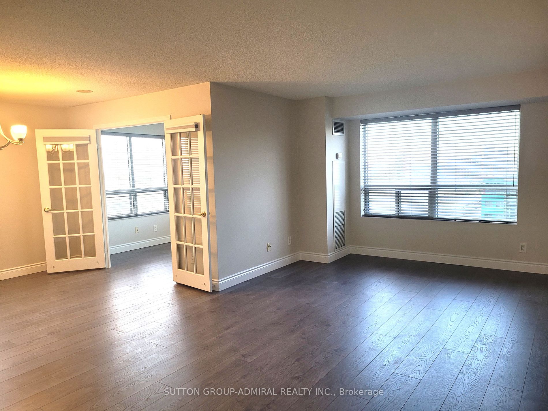25 Kingsbridge Garden Circ, #1525