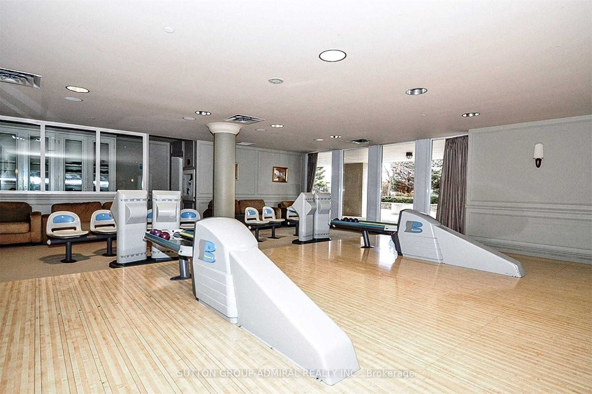 25 Kingsbridge Garden Circ, #1525