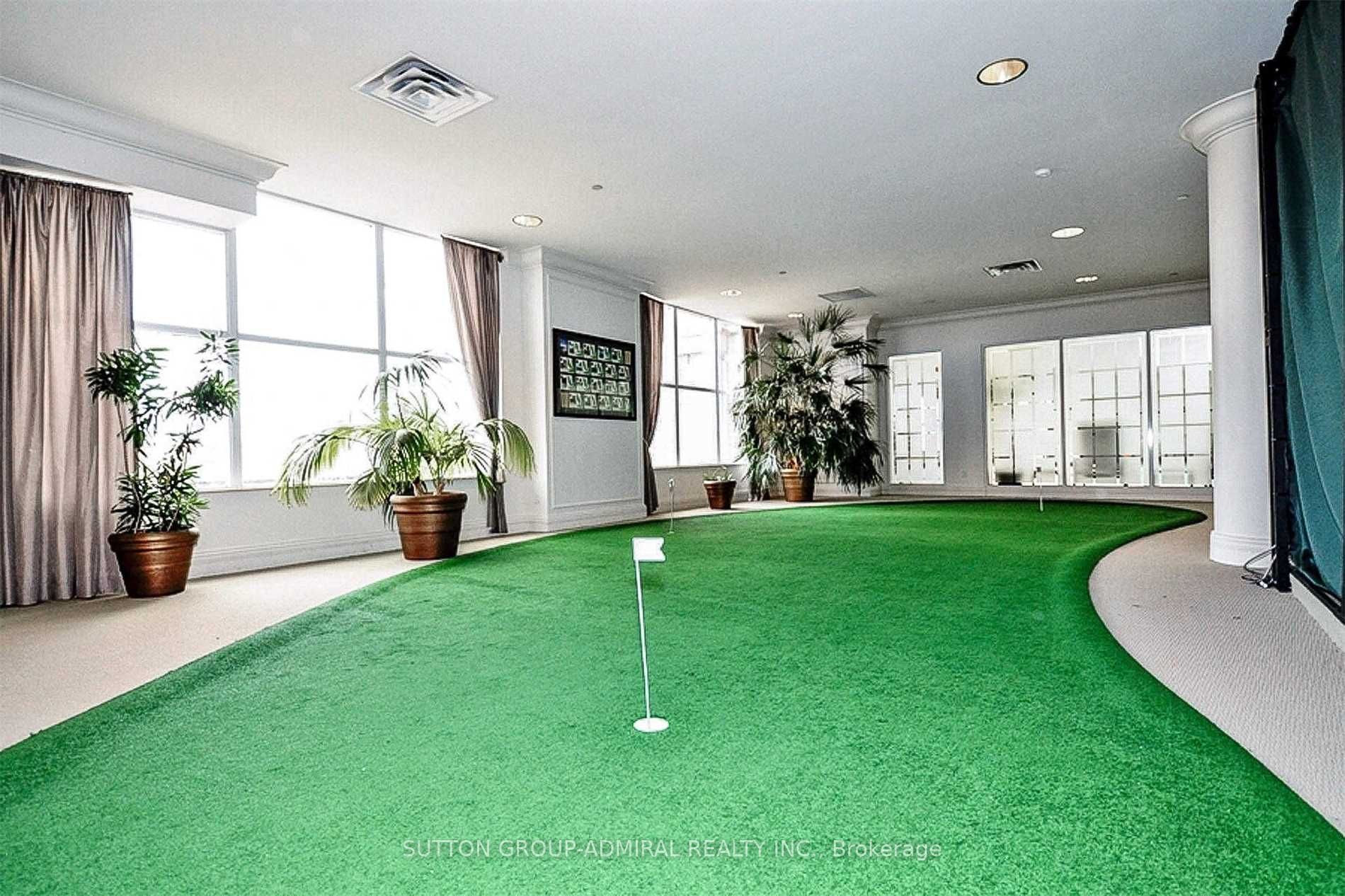 25 Kingsbridge Garden Circ, #1525
