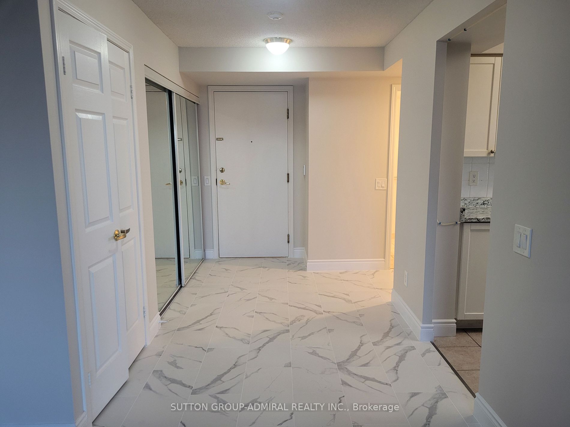 25 Kingsbridge Garden Circ, #1525