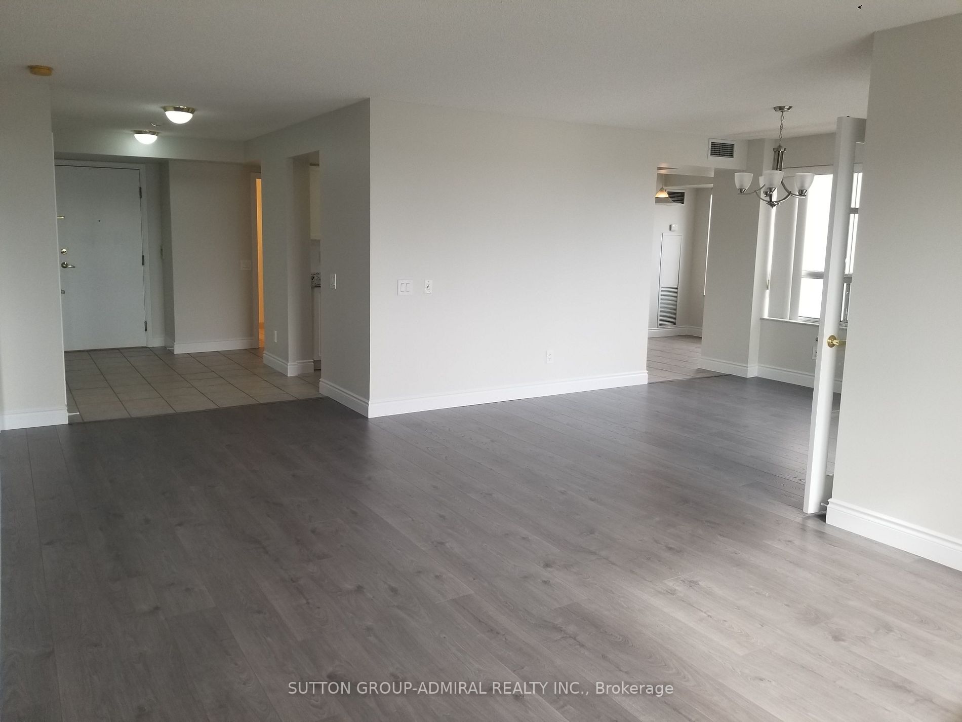 25 Kingsbridge Garden Circ, #1525