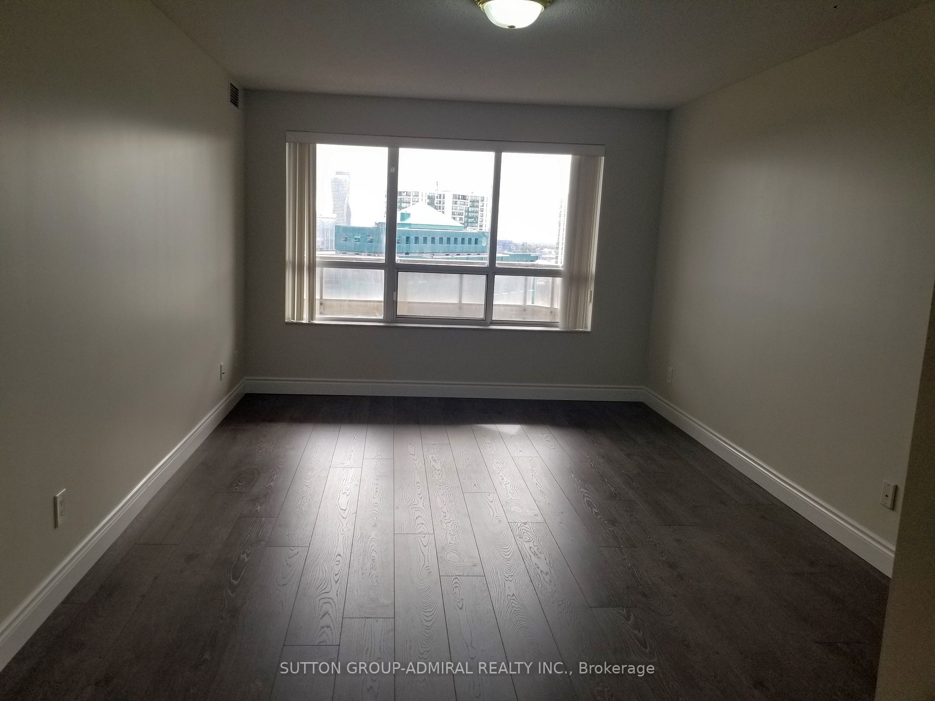 25 Kingsbridge Garden Circ, #1525