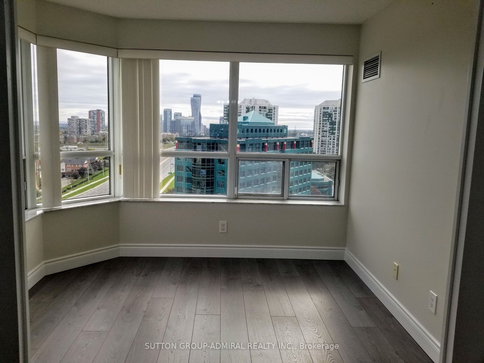 25 Kingsbridge Garden Circ, #1525