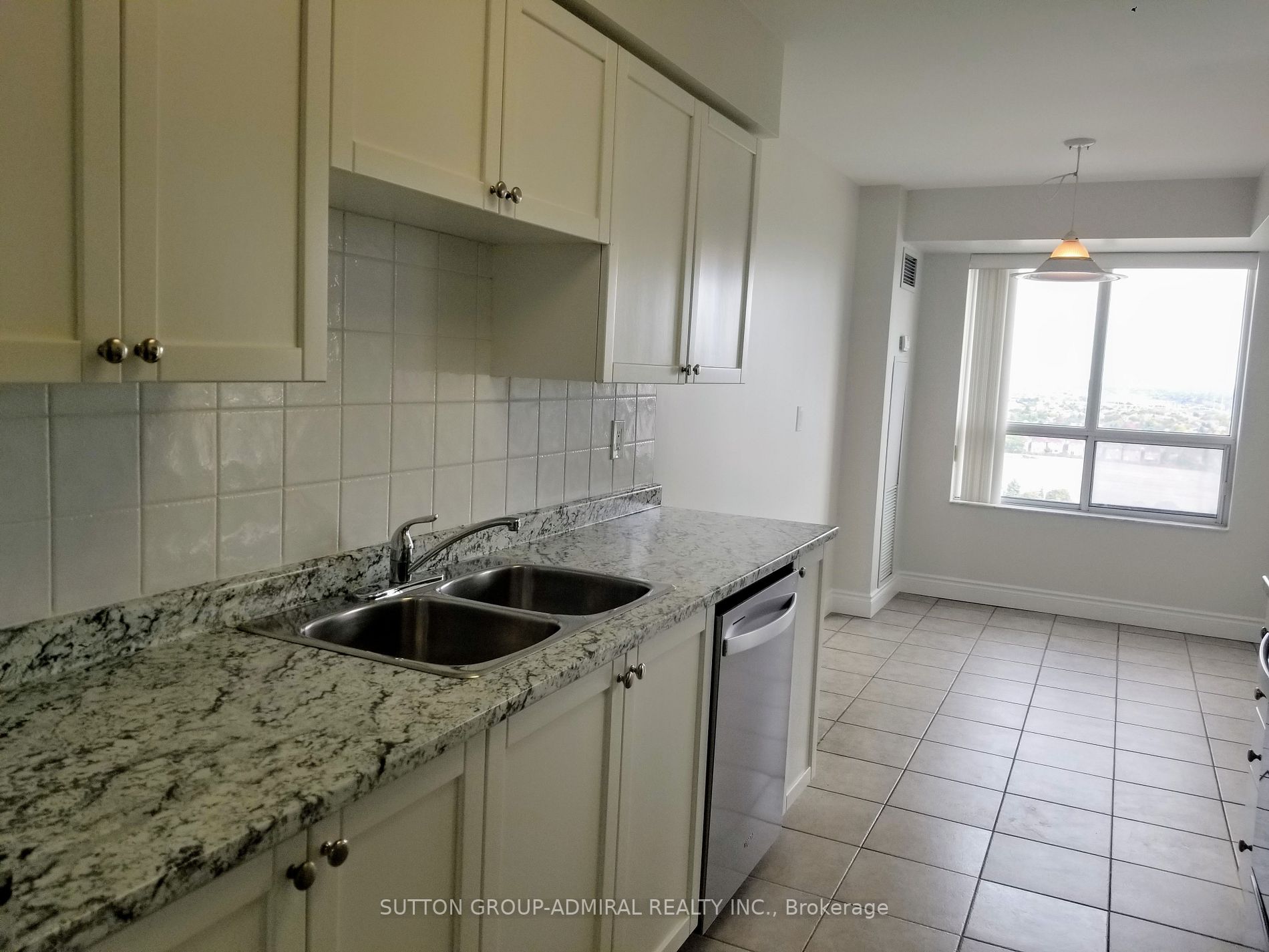 25 Kingsbridge Garden Circ, #1525