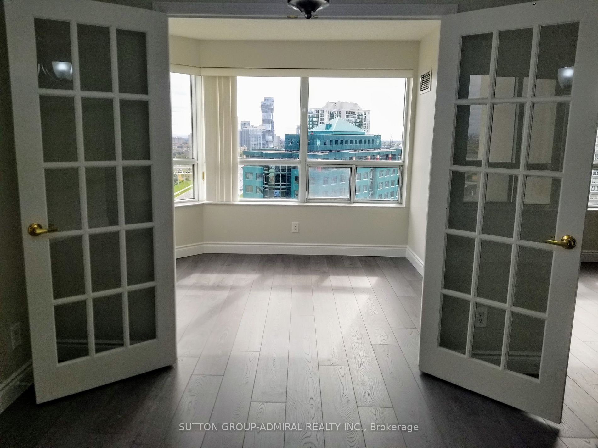 25 Kingsbridge Garden Circ, #1525