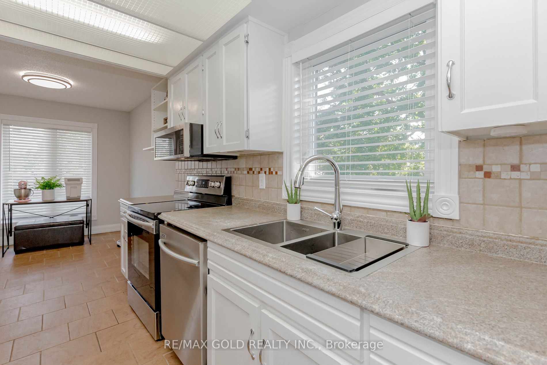 37 Ashford Crt