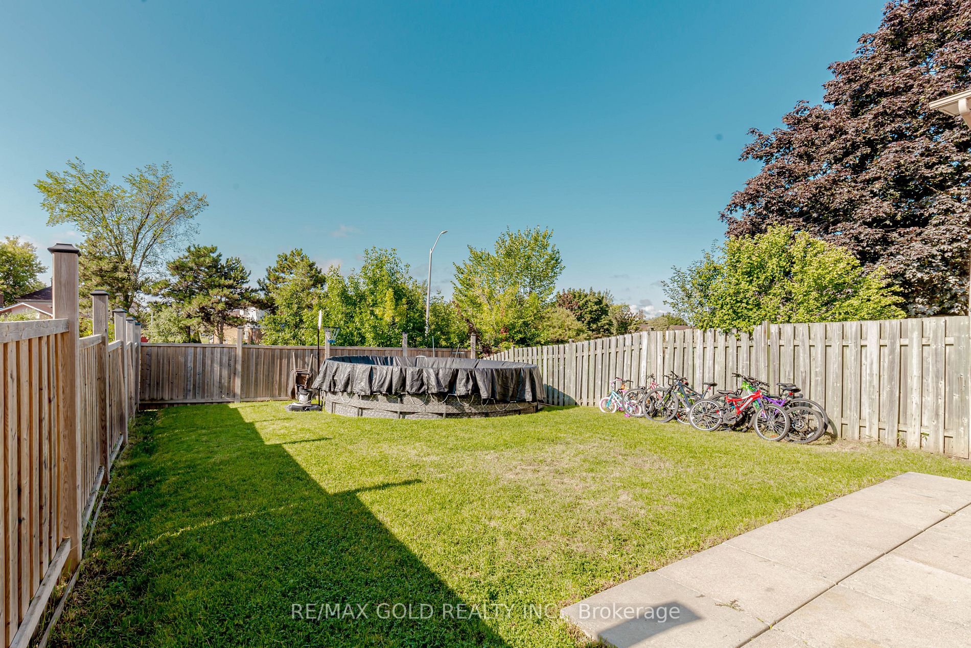 37 Ashford Crt