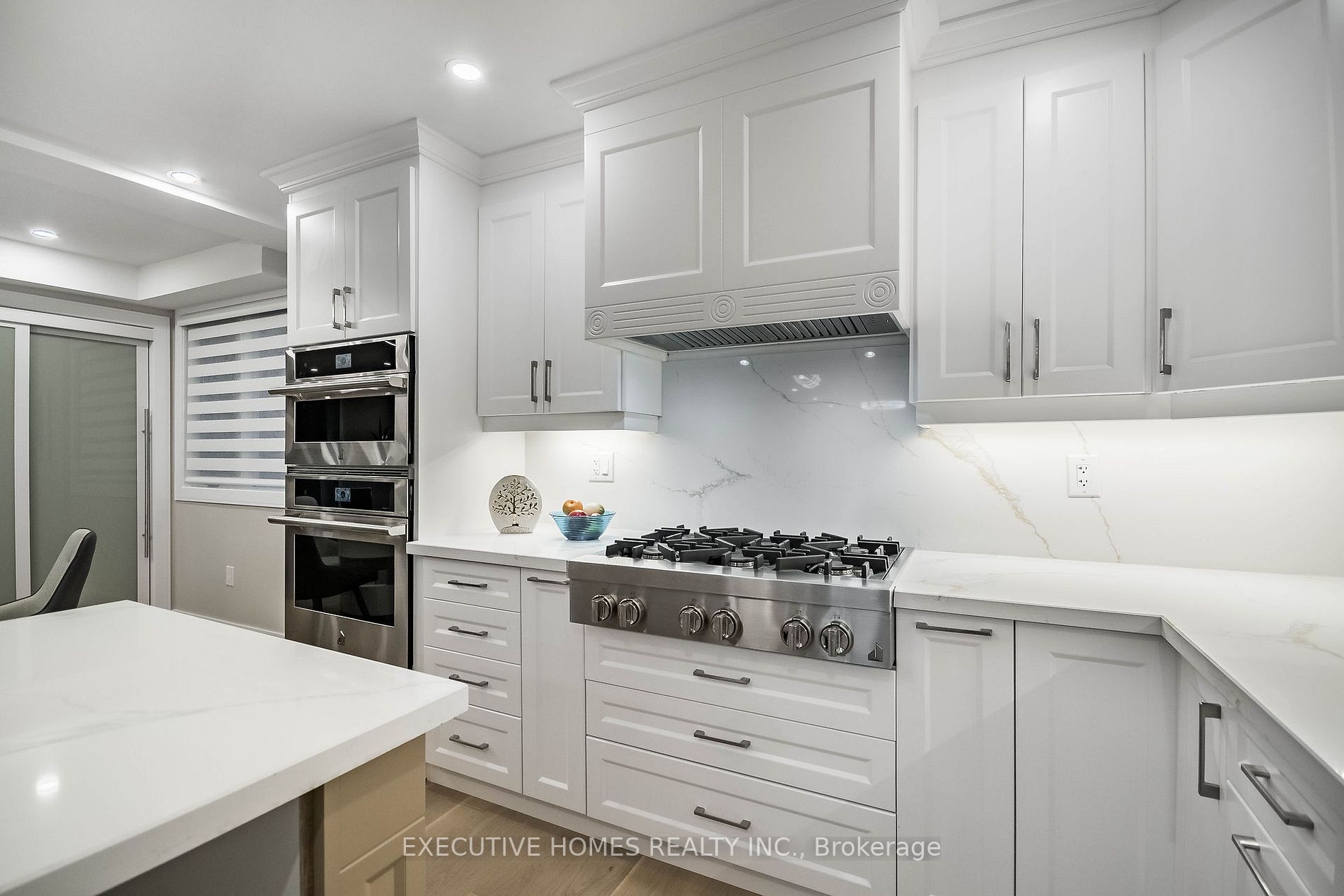 185 Hendrie Ave