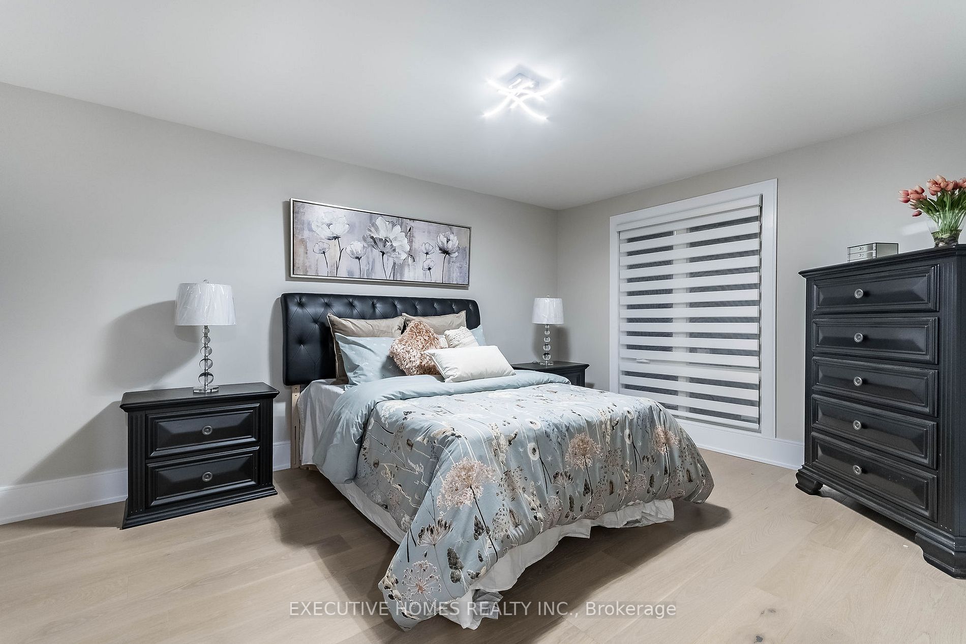 185 Hendrie Ave