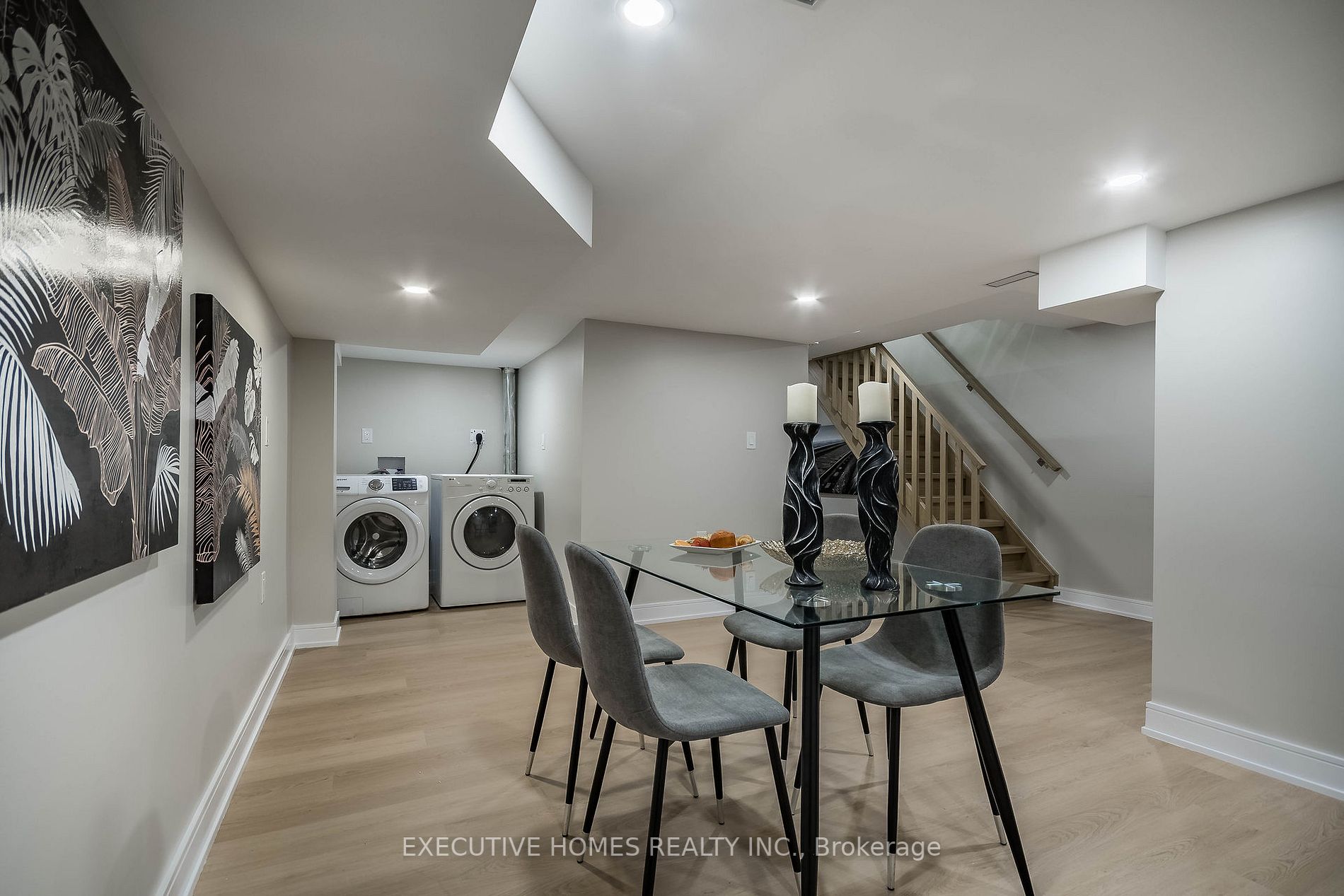 185 Hendrie Ave