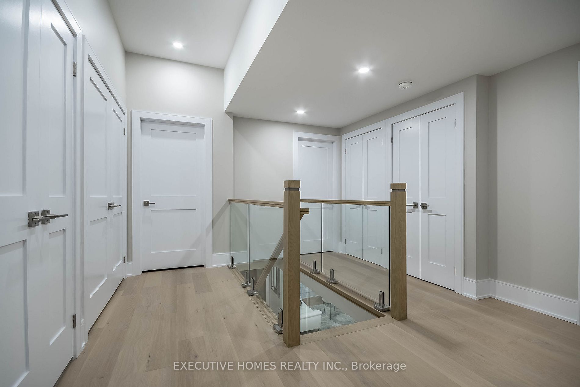 185 Hendrie Ave