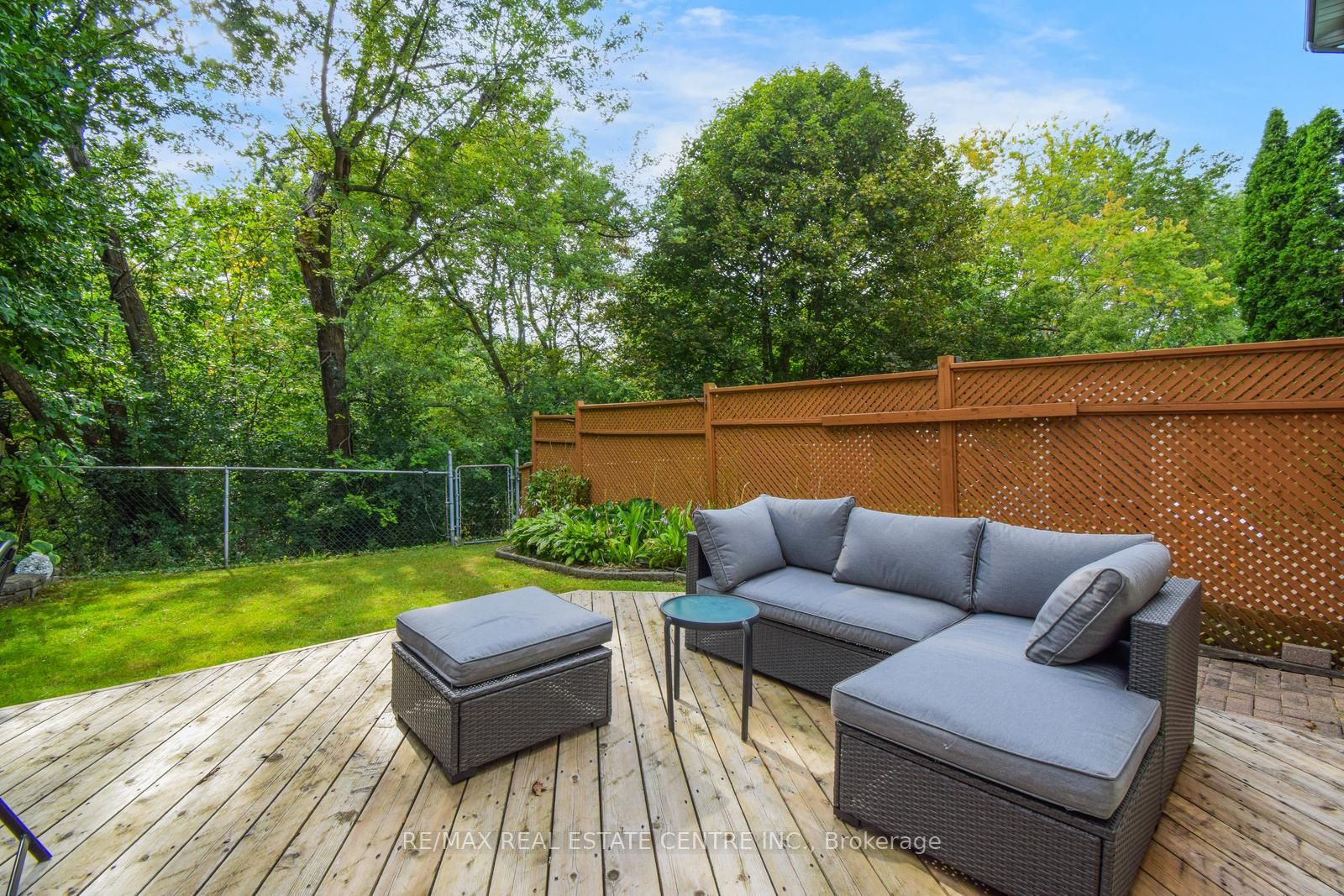 44 Sutter Avenue W