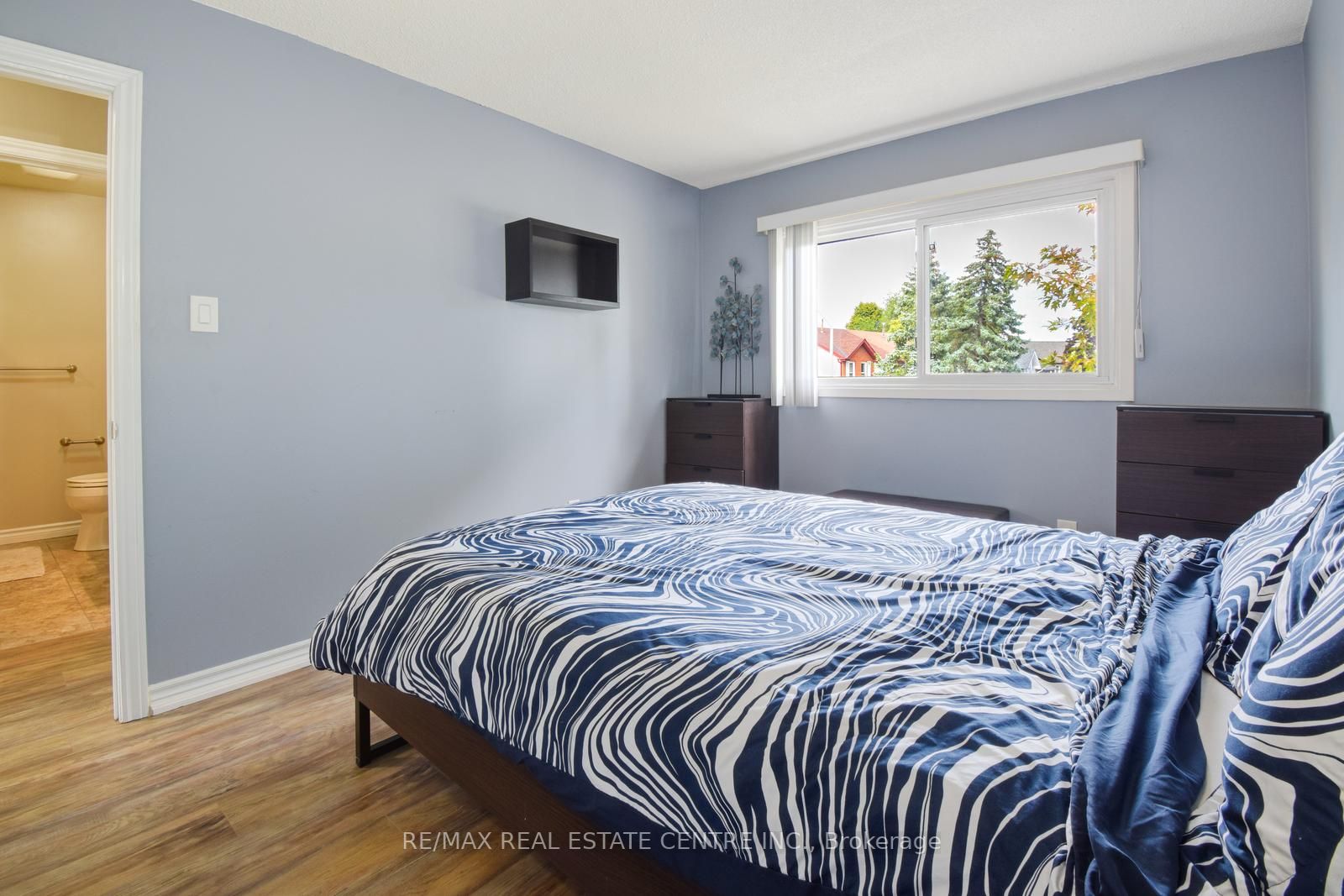 44 Sutter Avenue W