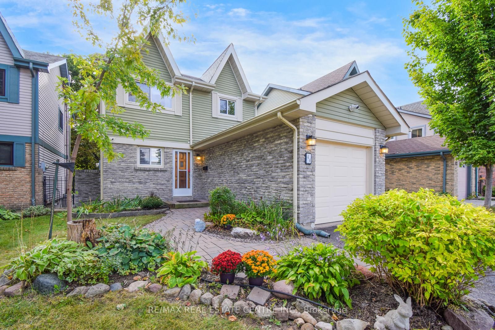 44 Sutter Ave W