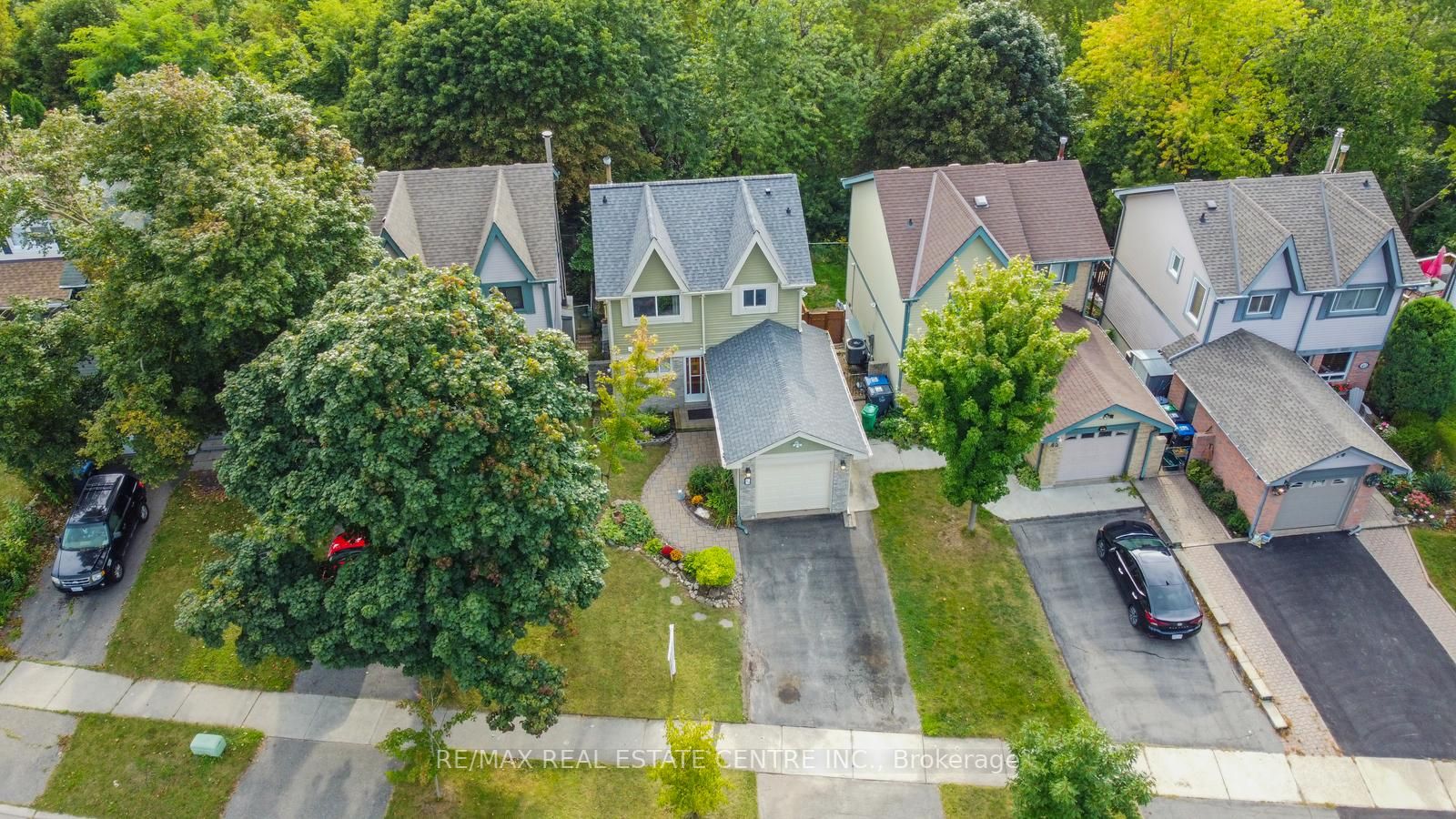 44 Sutter Avenue W