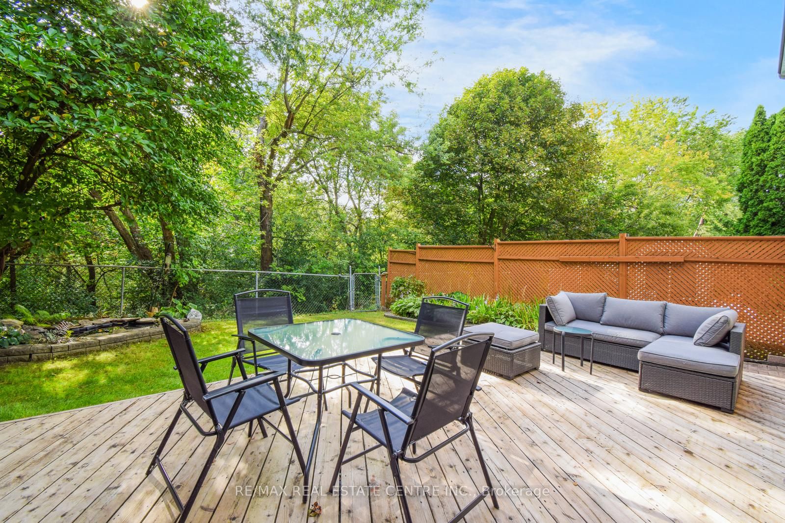 44 Sutter Avenue W
