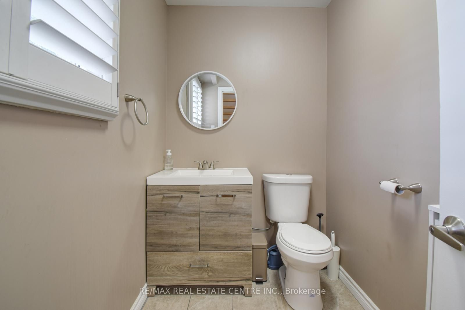 44 Sutter Avenue W