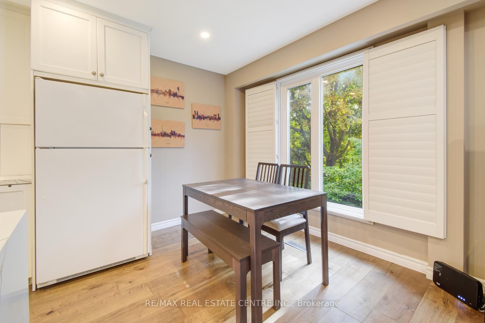 44 Sutter Avenue W