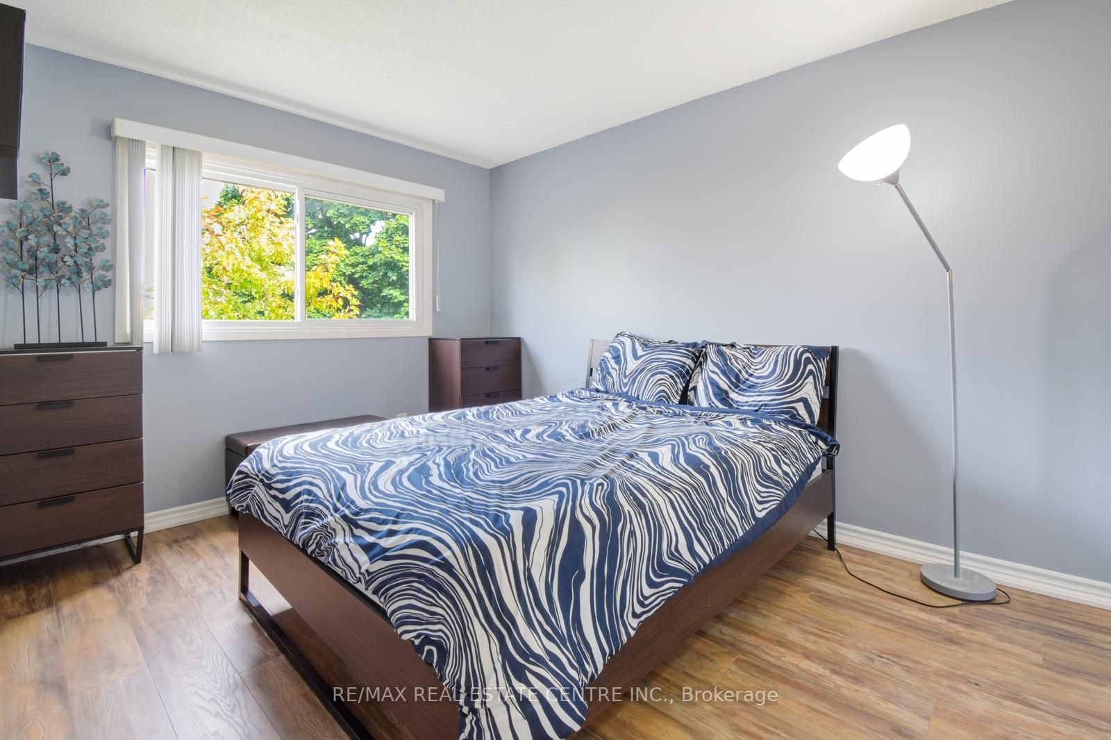 44 Sutter Avenue W