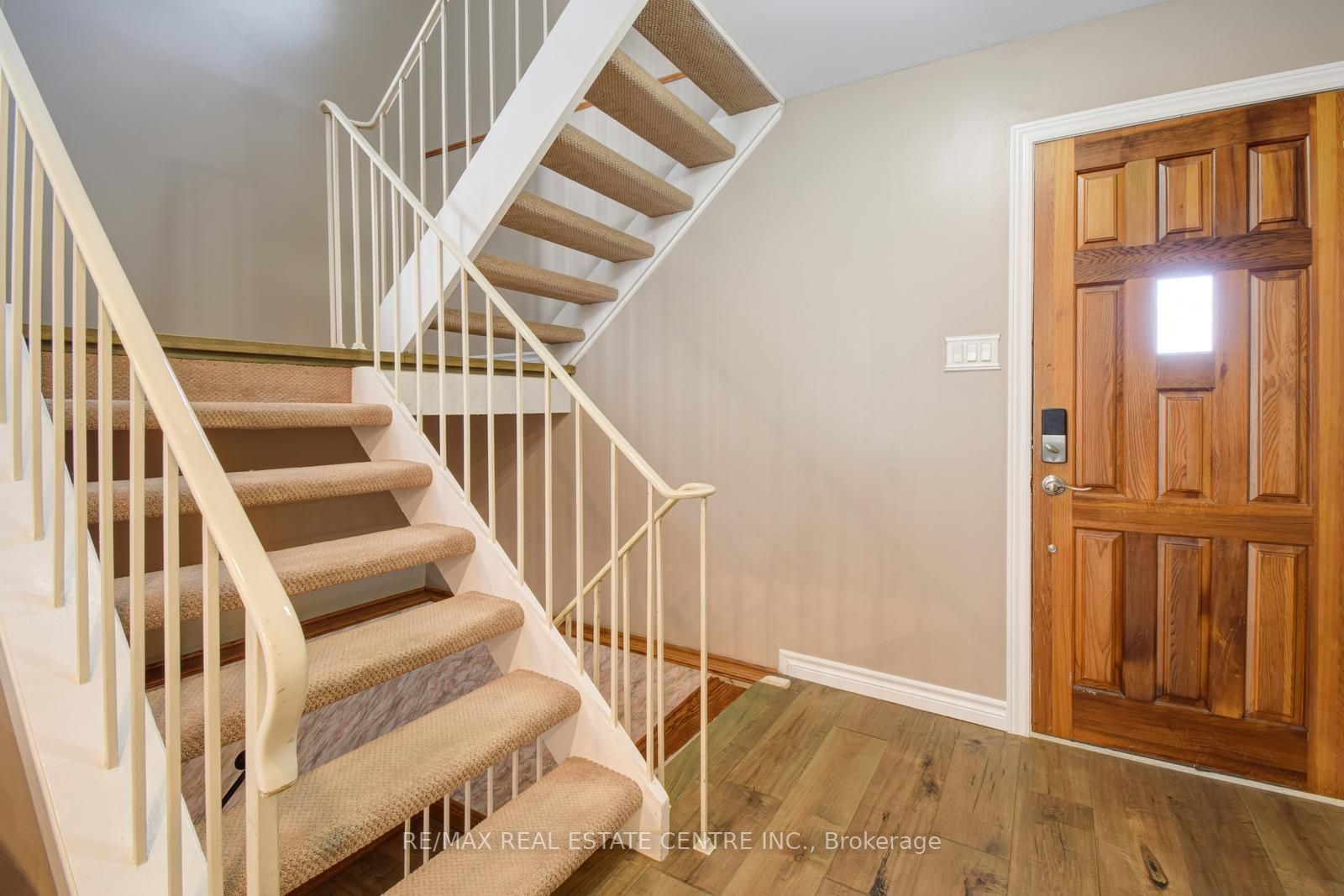 44 Sutter Avenue W