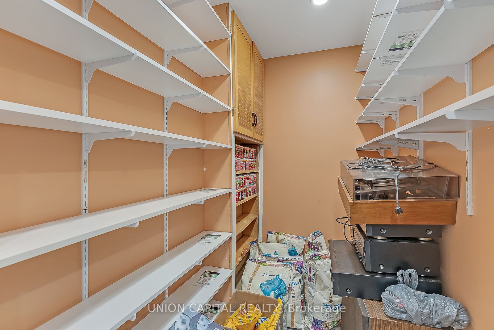 37 Callowhill Dr