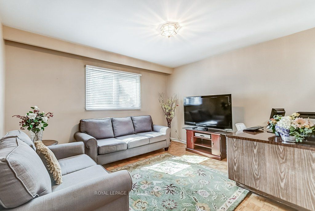 25 Katie Crt