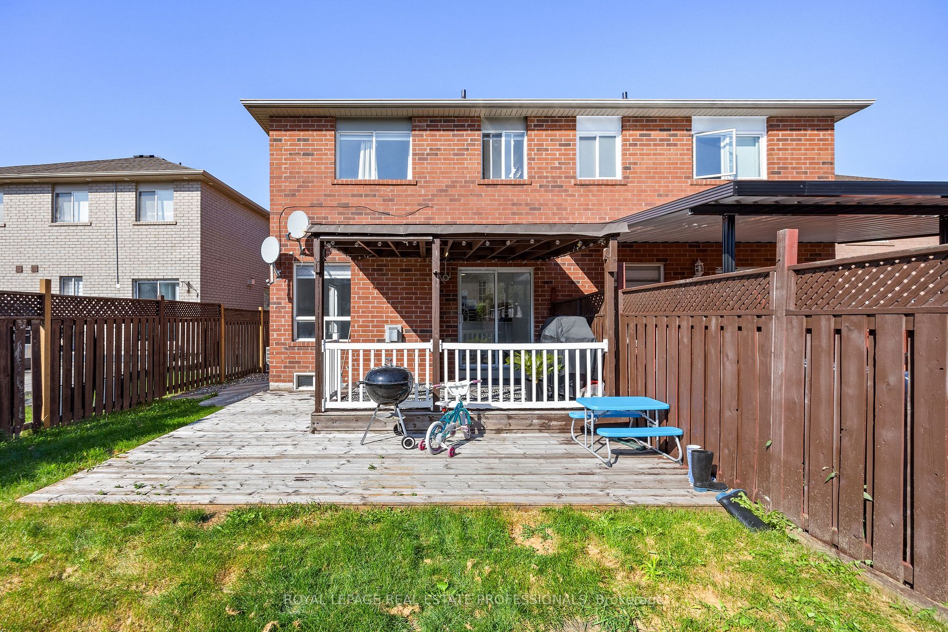 31 Lake Louise Dr