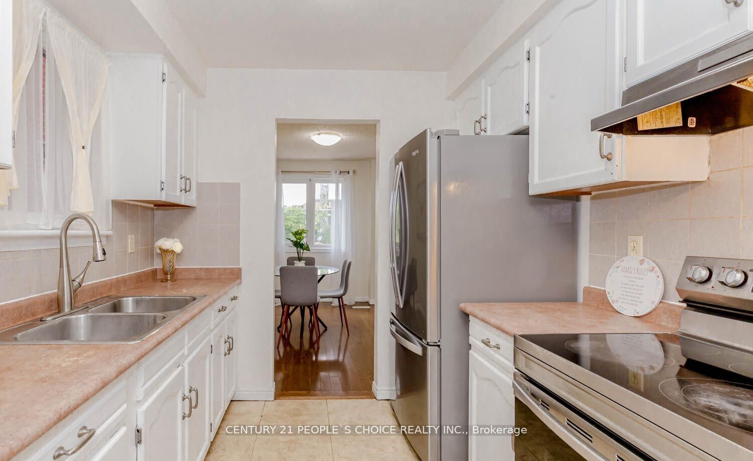 6 Peggy Crt