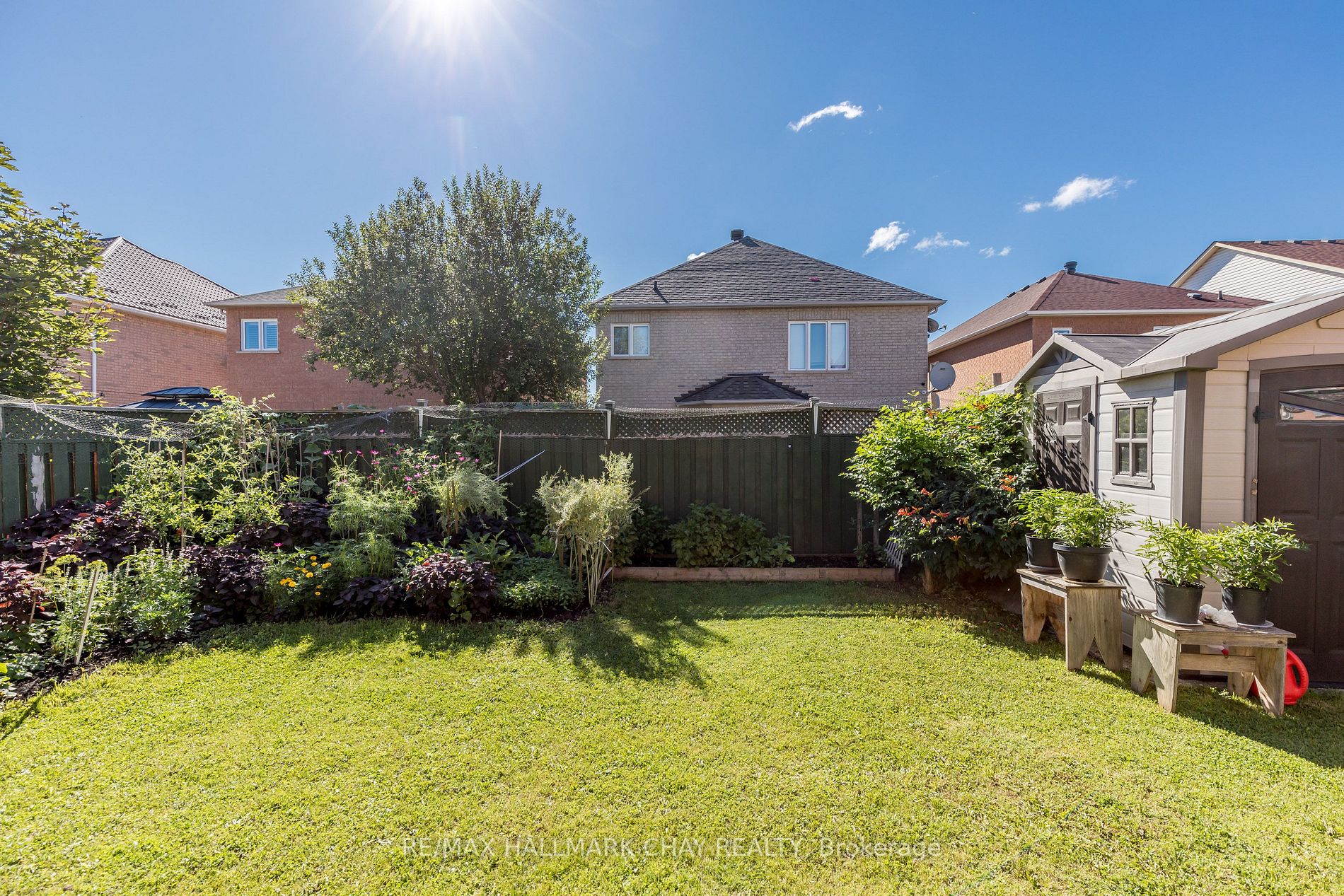 6 Whitehouse Crescent