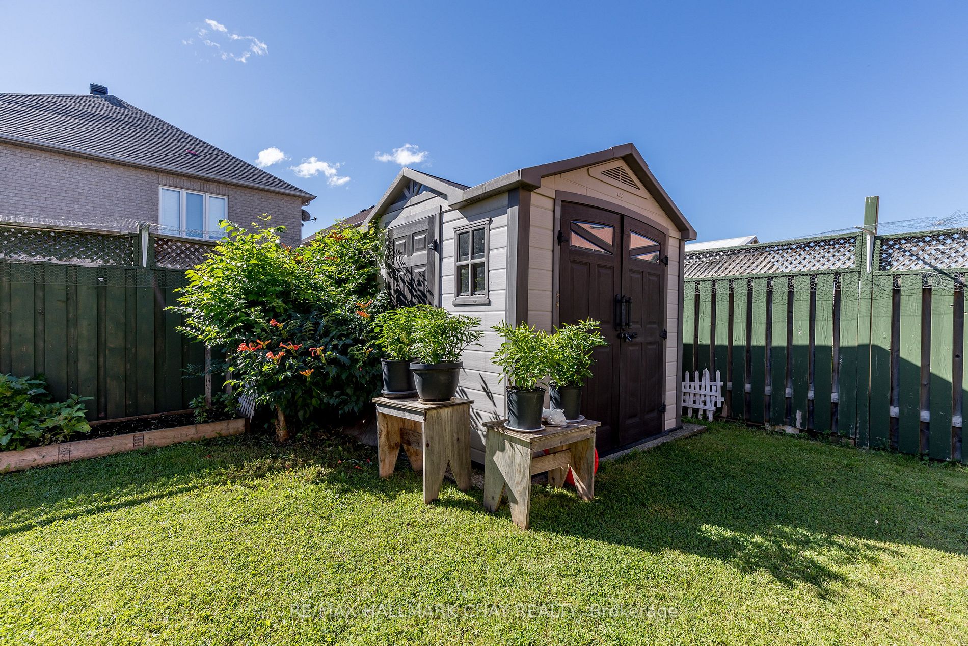 6 Whitehouse Crescent